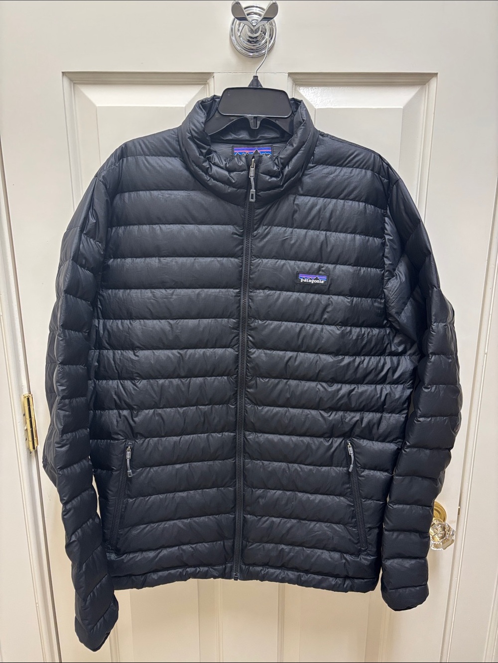 NWOT Patagonia Black Men's Down Sweater Jacket — Quilted Puffer - Picture 4 of 4